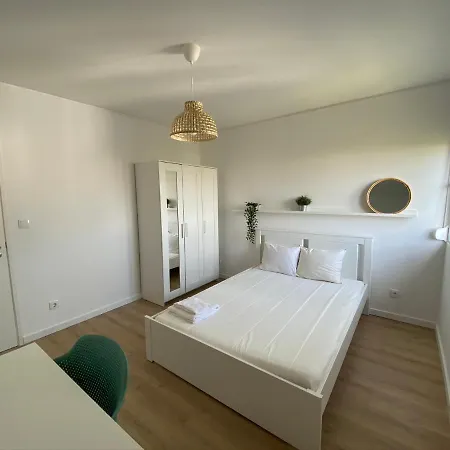 Carcavelos & Nova Sbe Shared Serviced 24 Casa de hóspedes *
