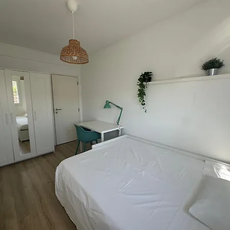 Pensionat Carcavelos & Nova Sbe Private In Shared Serviced 24
