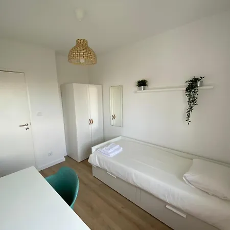 Penzion Carcavelos & Nova Sbe Private In Shared Serviced 24 Oeiras